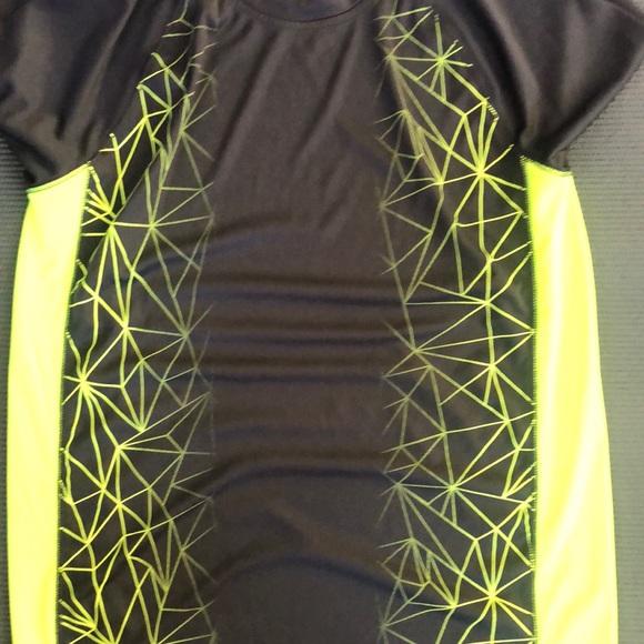 🖤Teen boys Xersion Athletics shirt🖤 - Picture 2 of 5